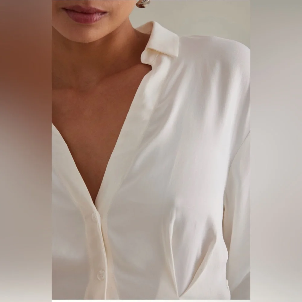 By Anthropologie Long-Sleeve Silky
Corset Blouse in White NEW - Picture 7 of 14